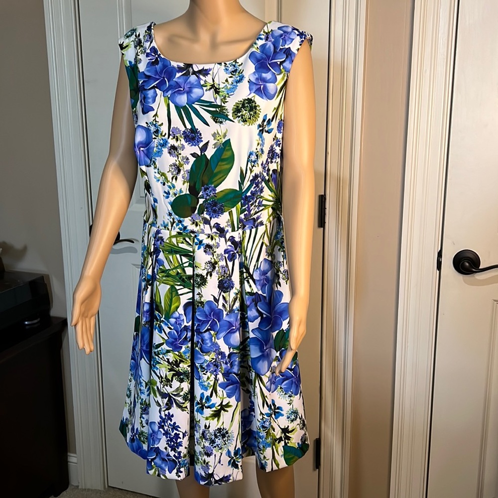NWOT Julian Taylor pleated sleeveless dress